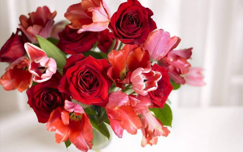 Обои Букет из роз и тюльпанов для Ольги