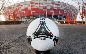 Официальный мяч Евро 2012 Adidas Tango 12