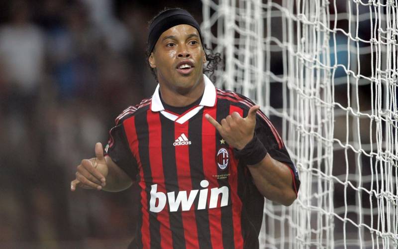 Обои Ronaldinho, milan, brasil, football