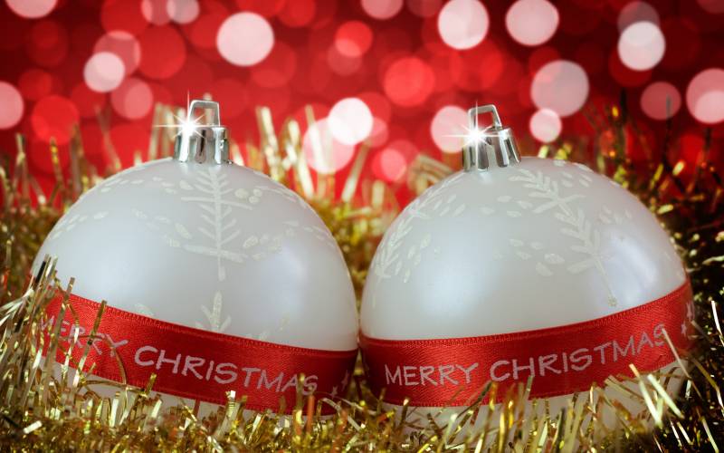 Обои рождественские шары