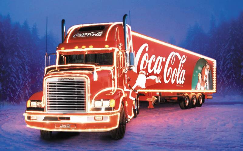 Обои Новогодний грузовик Coca-Cola