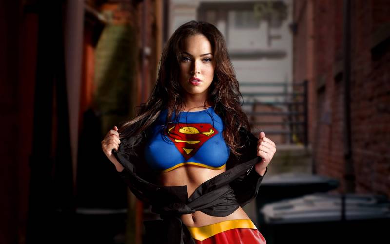 Обои Megan Fox Supergirl