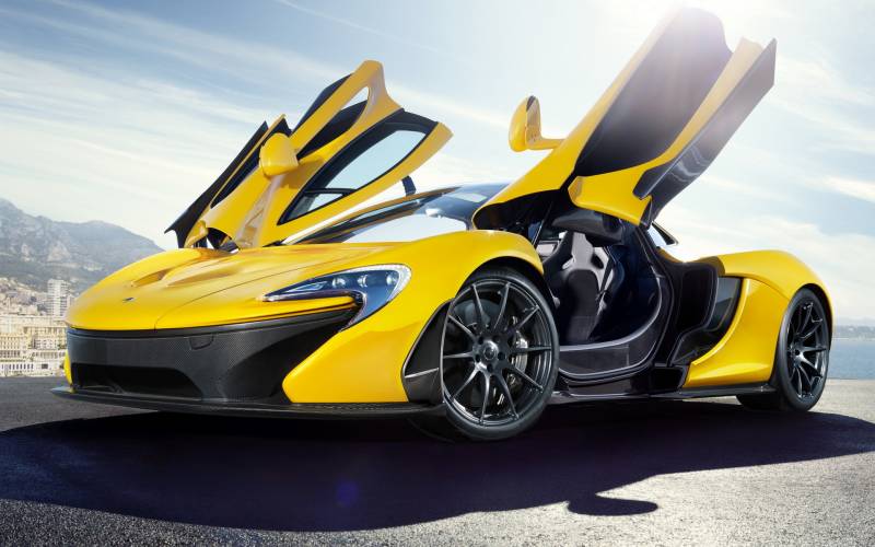 Обои открытые двери mclaren