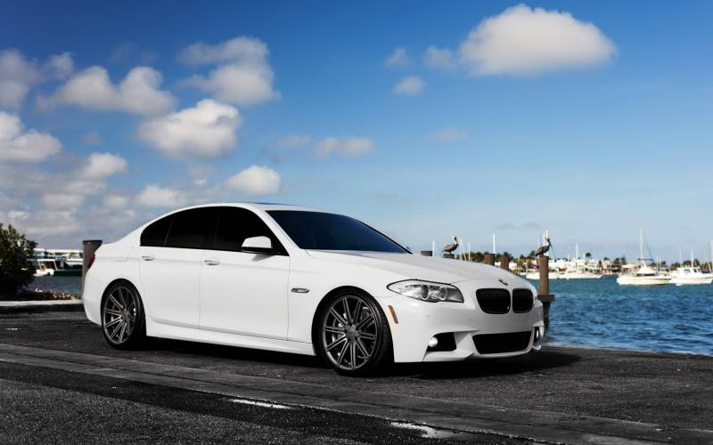 Обои BMW 5 Series M